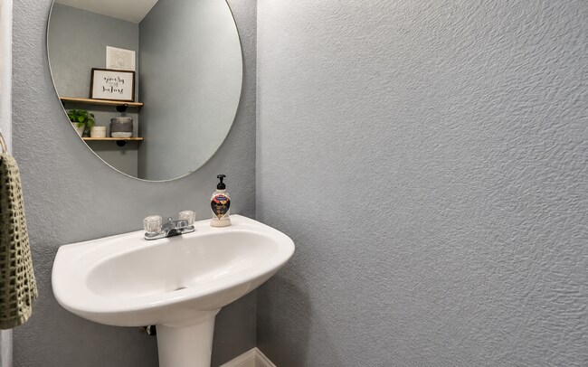 Building Photo - 5703 S Addison Ct
