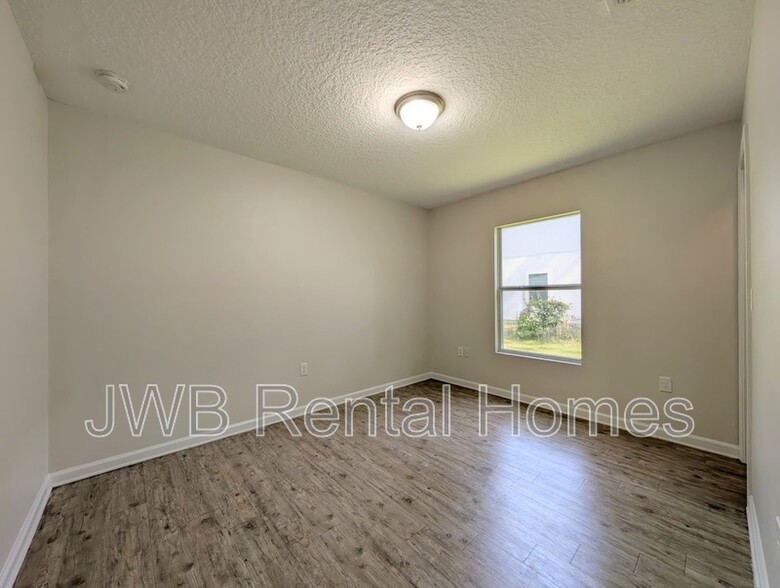 Building Photo - 1215 Neva St