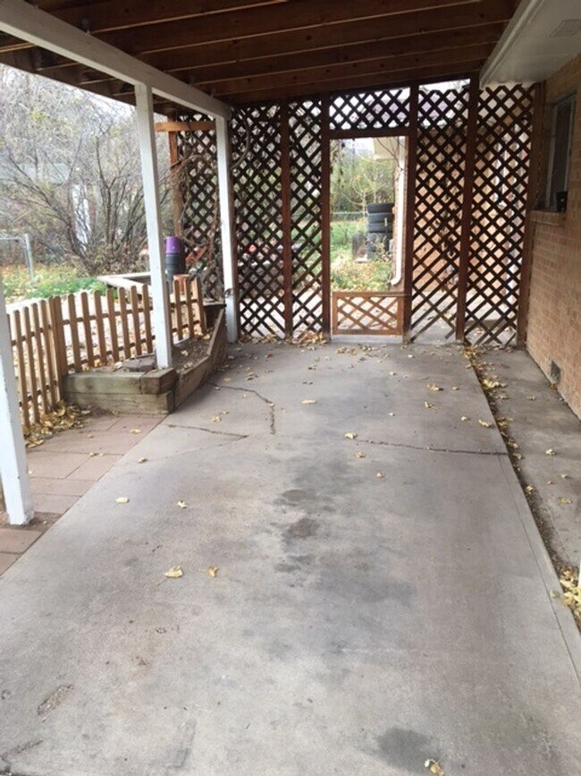 Building Photo - Warm and Welcoming Duplex with Private Yard in Fort Collins