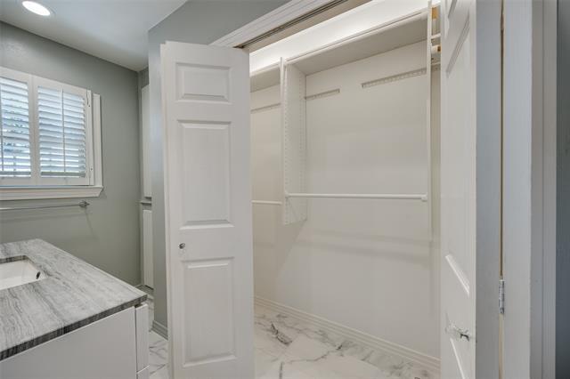 Building Photo - 4404 Hyer St