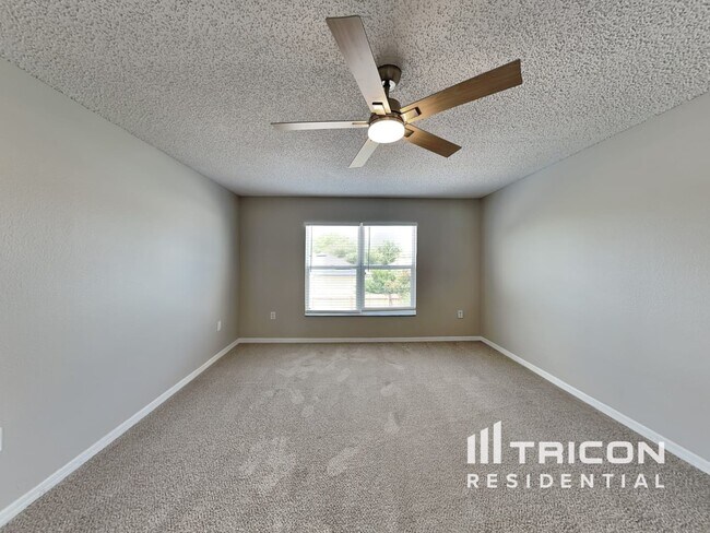 Building Photo - 12610 Lake Vista Dr