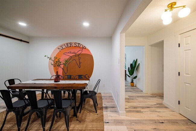 Building Photo - 5918 Lattimer Dr