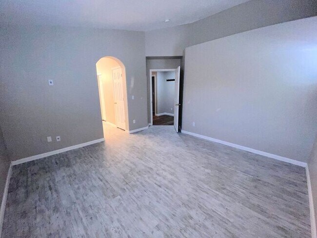Building Photo - Sky Vista in Stead - Single Story Home with Fireplace and Mountain Views