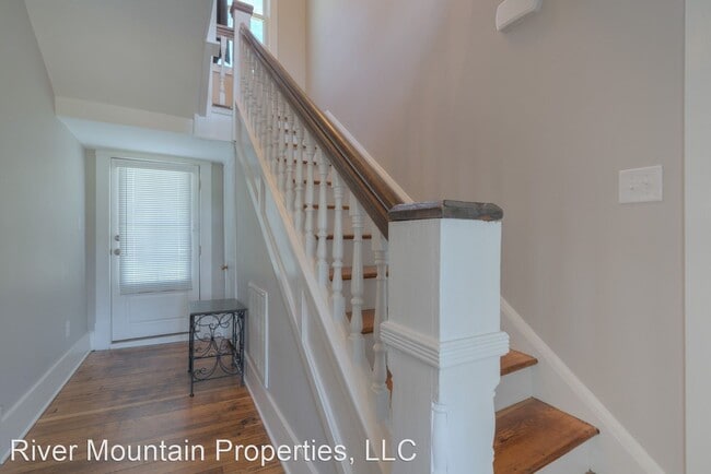 Building Photo - 5 br, 3 bath House - 202 Washington Street