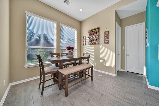 Building Photo - 120 Buckeye Dr