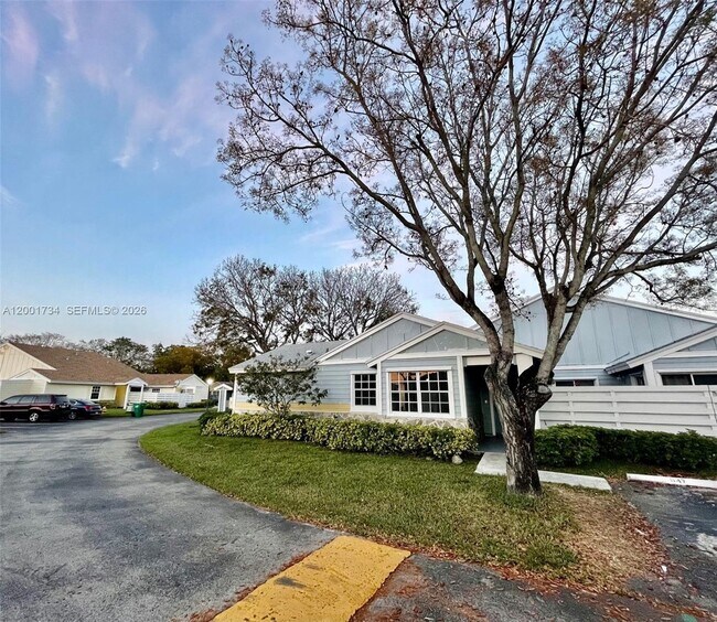 Building Photo - 13754 SW 147th Cir Ln