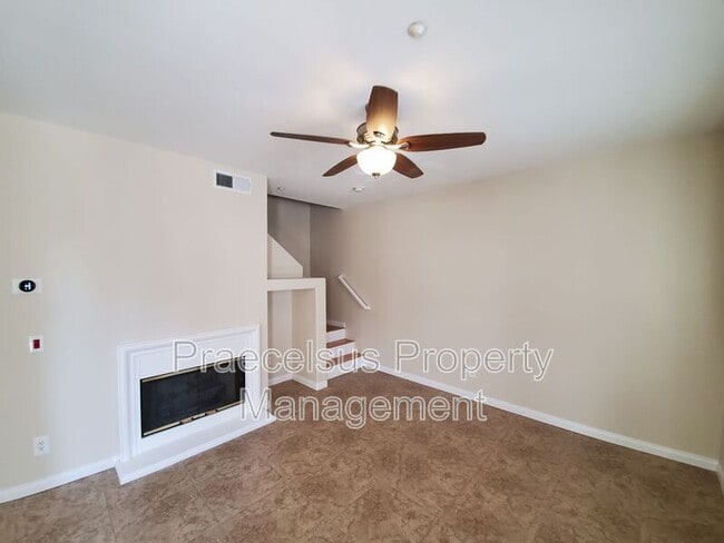 Building Photo - 2175 Condor Dr