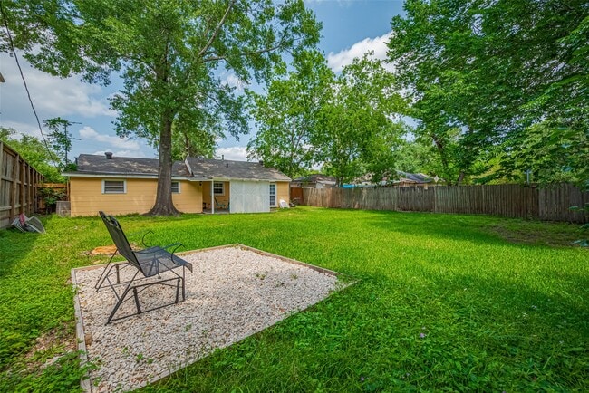 Building Photo - 5513 Fairdale Ln