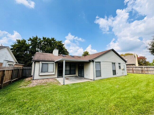 Building Photo - 2011 Echo Ridge
