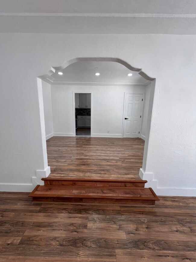 Building Photo - 3021 Fanita St