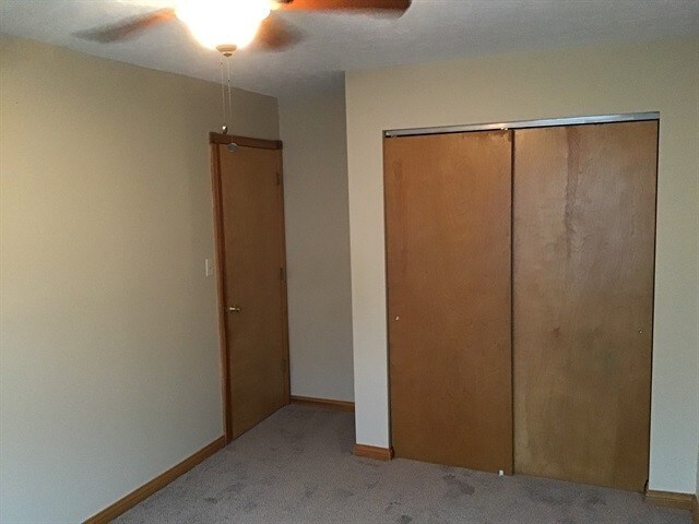 Building Photo - 1687 Deer Run Dr