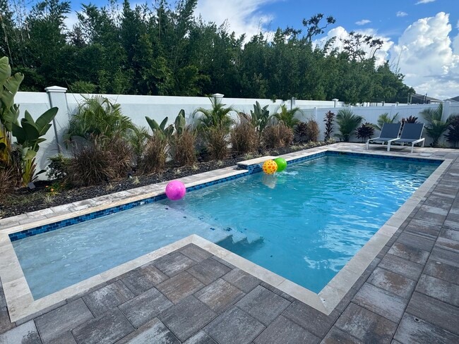 Building Photo - 7315 34th Ct E