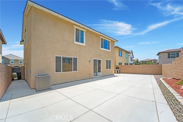 Building Photo - 4952 S Anderson Ave
