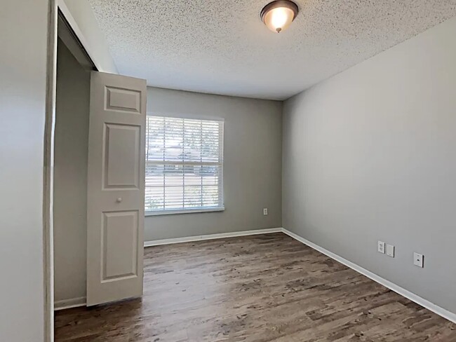 Building Photo - 5956 Chevelle Dr