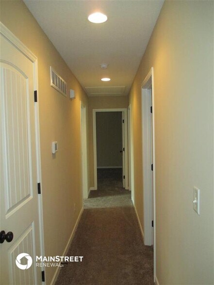 Building Photo - 104 Golfview Dr