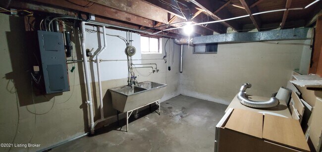 Building Photo - 3013 Wellbrooke Rd