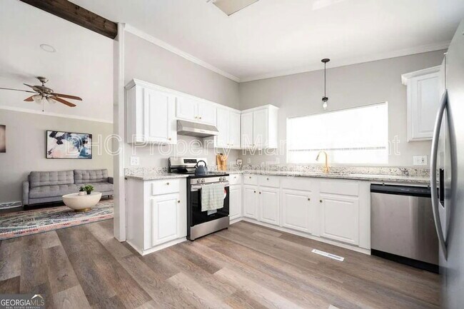 Building Photo - 3162 Alston Dr
