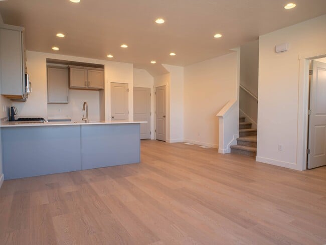 Building Photo - 3545 Hardman Way