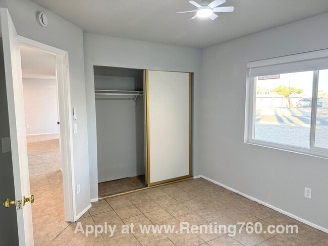 Building Photo - Newly Remodeled 2 Bed 1 Bath Near Downtown!