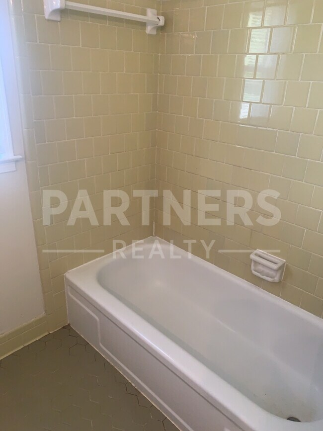 Building Photo - 4536 Wake Forest Dr