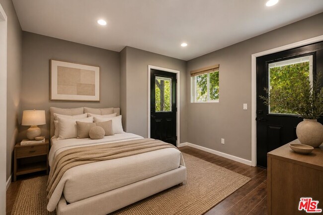 Building Photo - 1438 Davies Dr