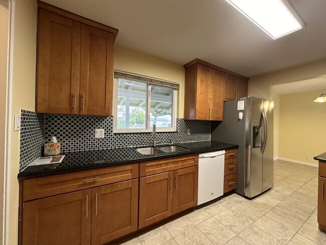 Building Photo - 1934 Foxworthy Ave