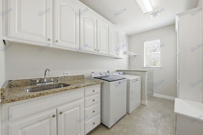 Building Photo - 226 King Ranch Ct