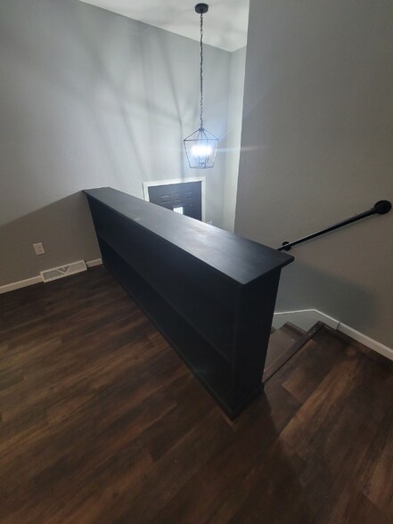 Building Photo - 1633 N Rogers St