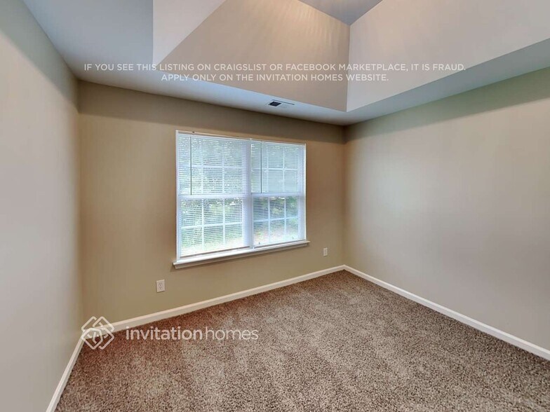 Building Photo - 556 S Fortune Way