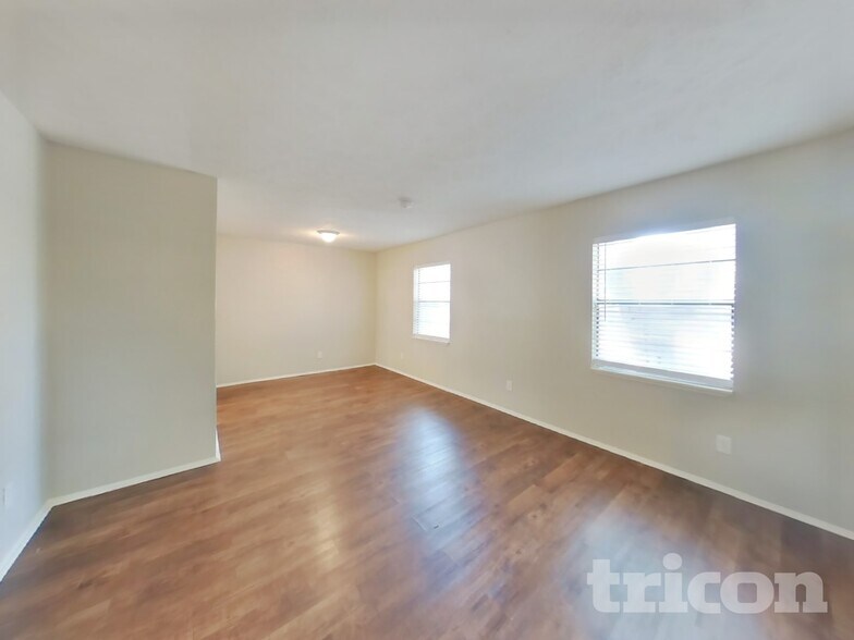 Building Photo - 7125 Hardwood Trail