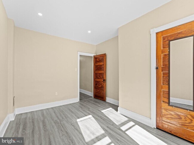 Building Photo - 1688 Fillmore St