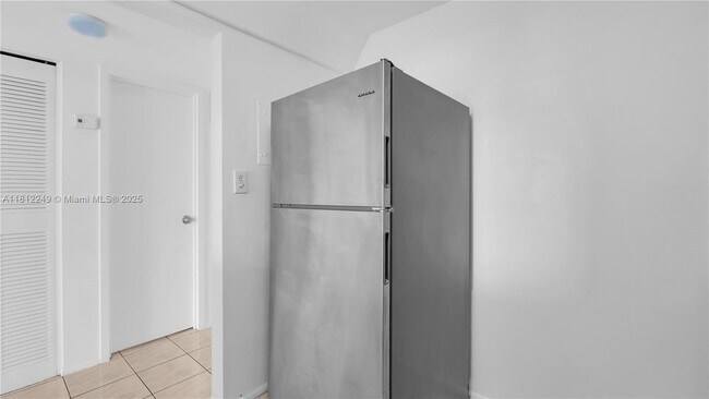 Building Photo - 13155 Ixora Ct