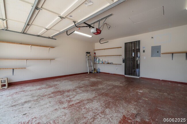 Building Photo - 3 Bed 2.5 Bath  with EV Charging