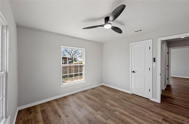 Building Photo - 131 Long St