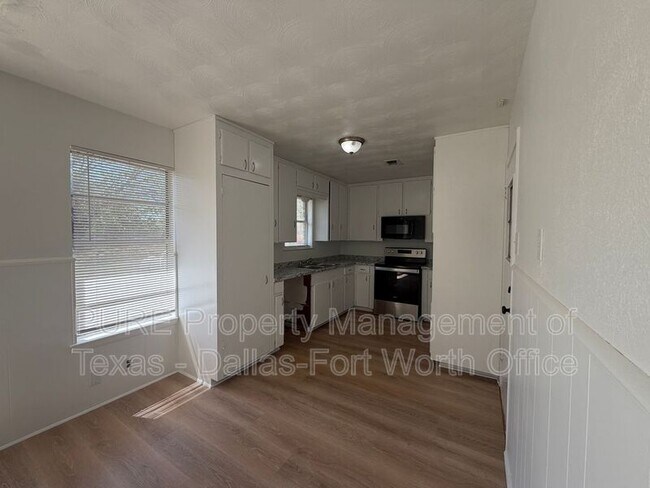 Building Photo - 6222 W Poly Webb Rd