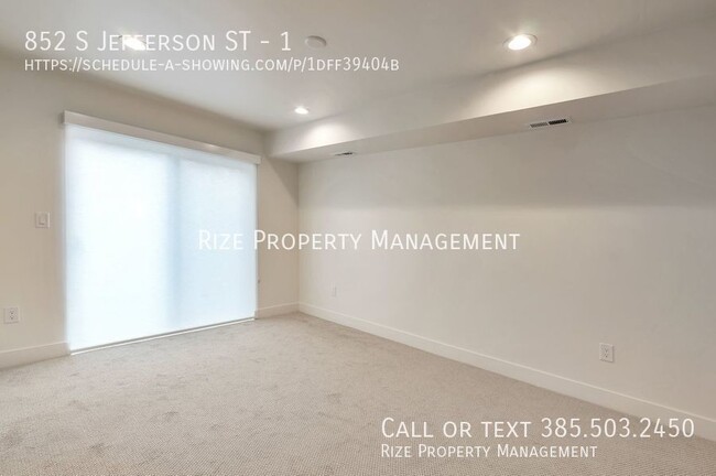 Building Photo - 852 Jefferson St W