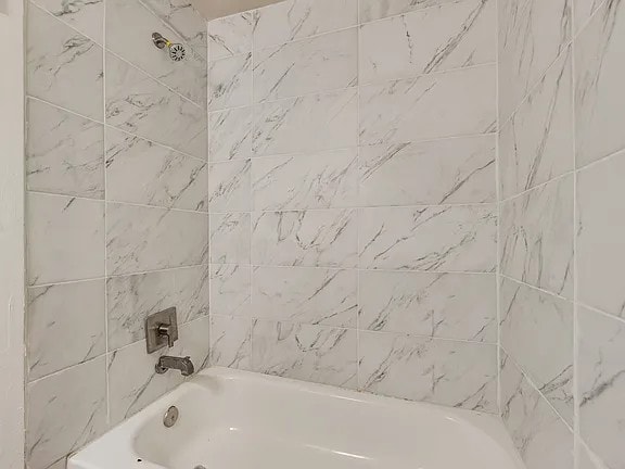 Building Photo - 165 Eisenhower Rd