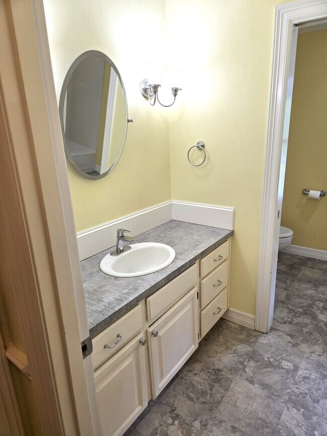 Building Photo - Exceptional Property! Walking Trails, Pond...