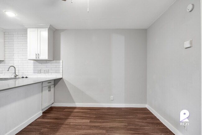 Building Photo - 803-809 Tirado St
