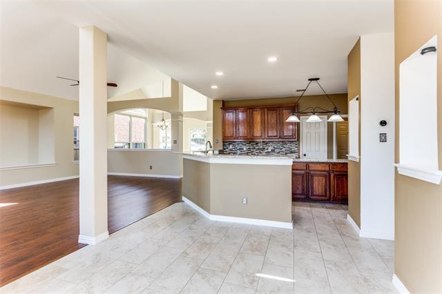 Building Photo - 3825 Miramar Dr