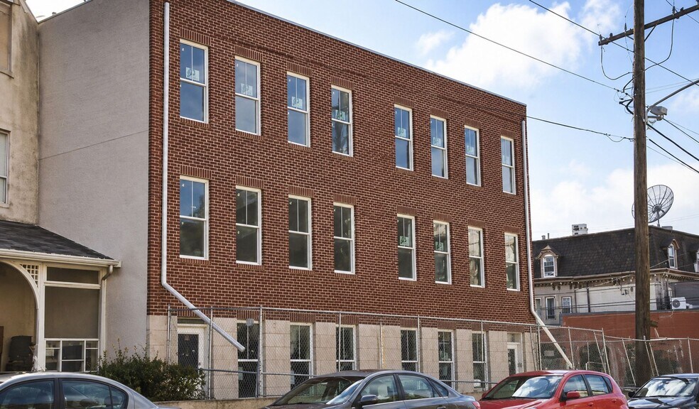 Building Photo - 4128 Chester Ave