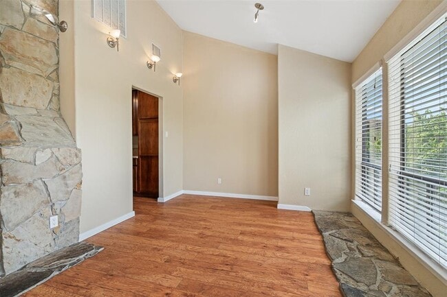 Building Photo - 2612 San Pedro St