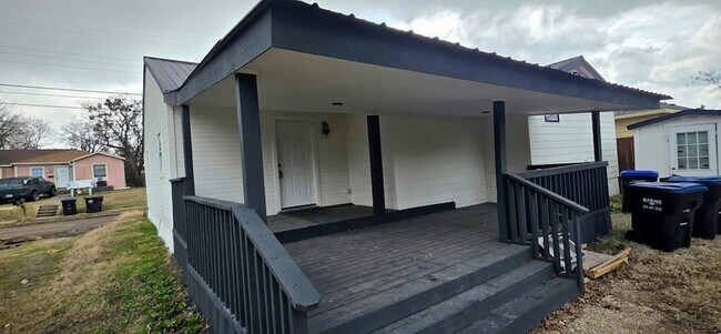 Building Photo - 4302 Roberts St
