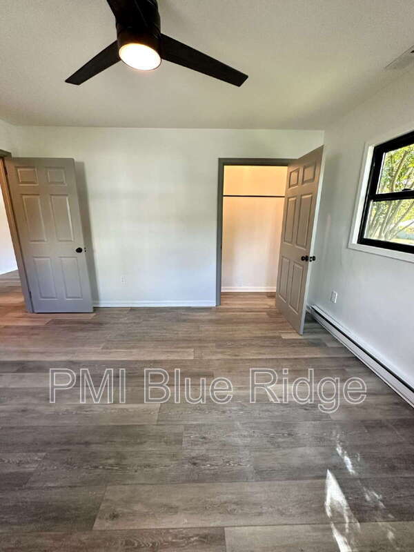 Building Photo - 2028 Arlington Pl