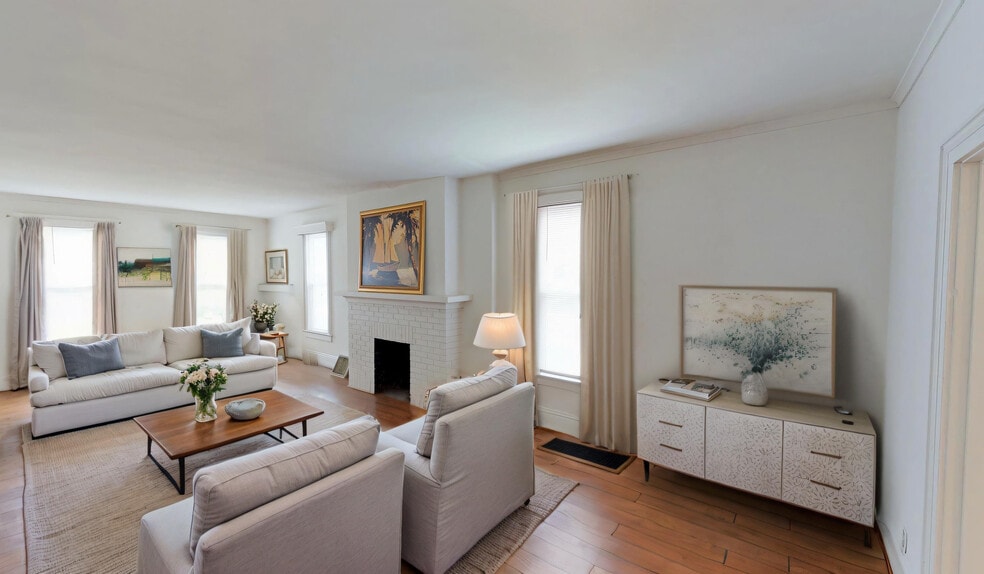 LIVING ROOM - 521 W Edwards St