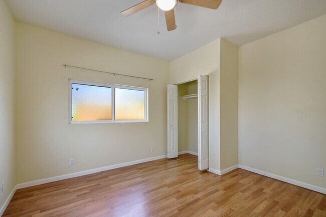 Building Photo - 417 Odell St
