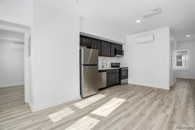 Building Photo - 799 E Grand Blvd