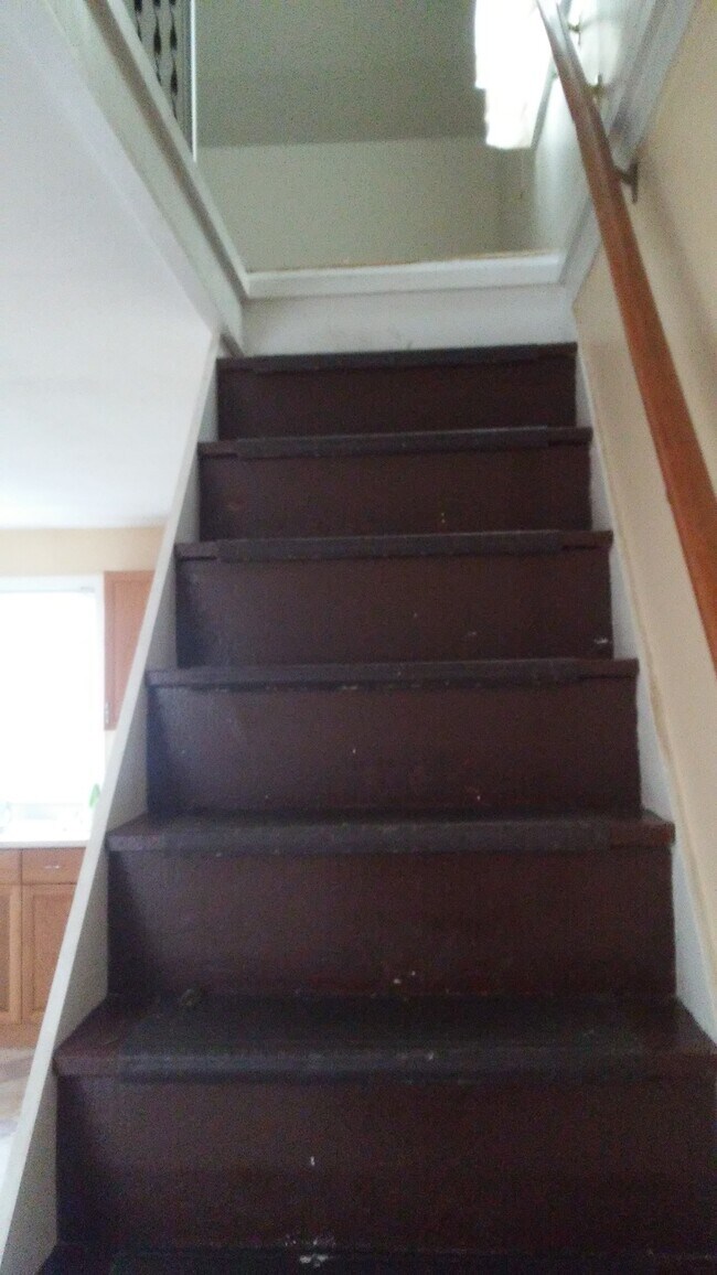 up stairs bedroom/ storage - 905 State Fair Blvd