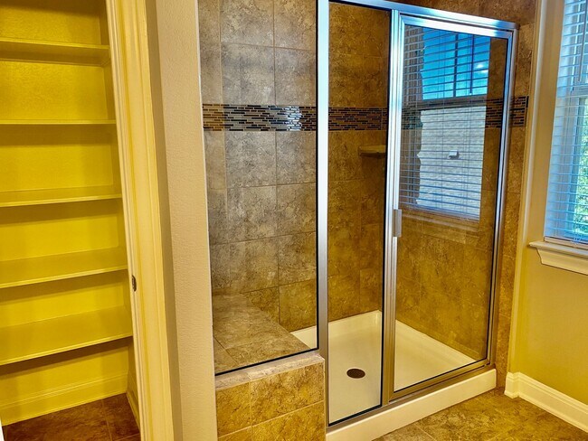 Building Photo - 3 Bedroom 2.5 Bathroom Detached Condo in South Austin!!
