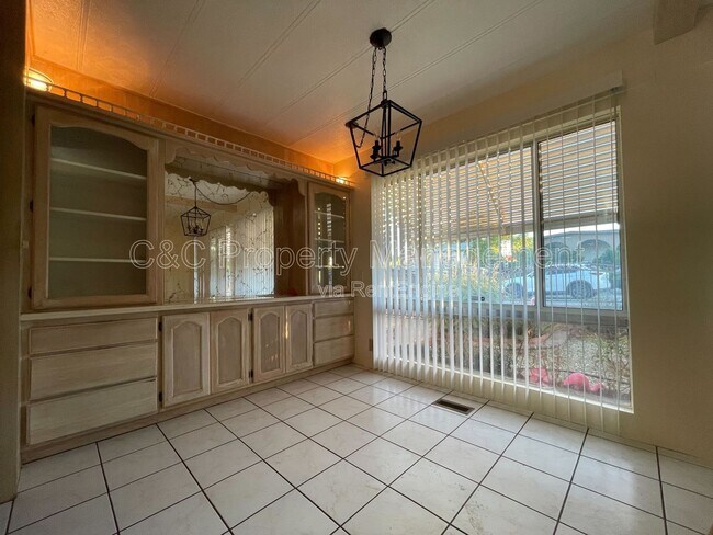 Building Photo - 17042 Esperanza Dr